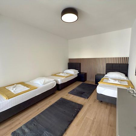 Apartmani Tatjana Novalja Ngoại thất bức ảnh