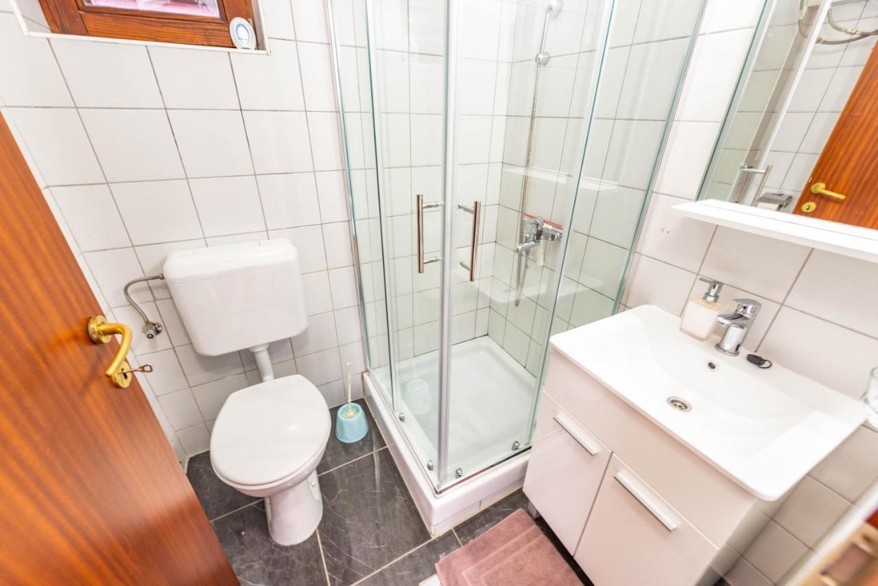 Apartmani Tatjana Novalja Ngoại thất bức ảnh