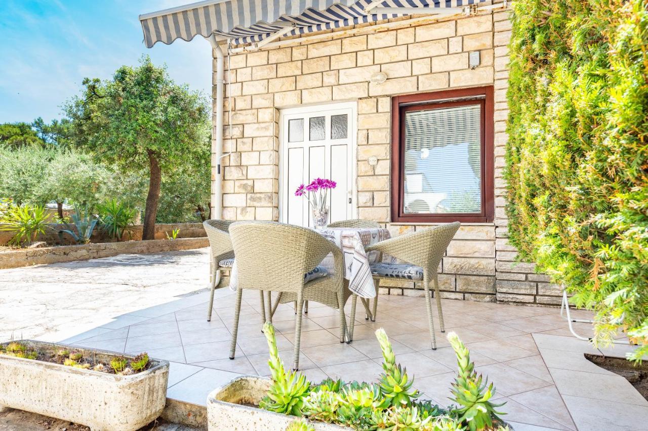 Apartmani Tatjana Novalja Ngoại thất bức ảnh