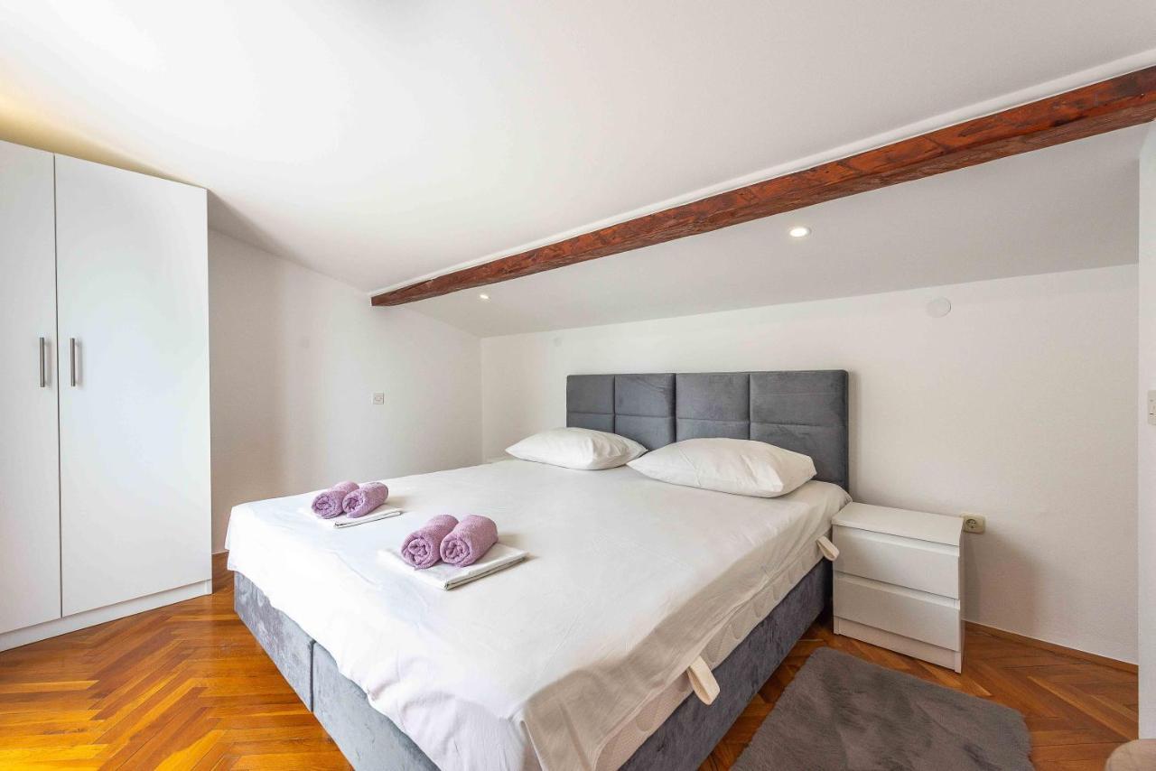 Apartmani Tatjana Novalja Ngoại thất bức ảnh