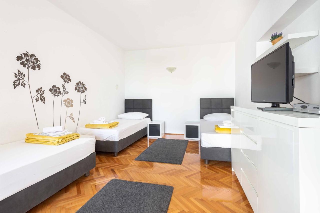 Apartmani Tatjana Novalja Ngoại thất bức ảnh