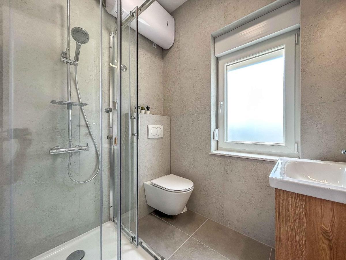 Apartmani Tatjana Novalja Ngoại thất bức ảnh