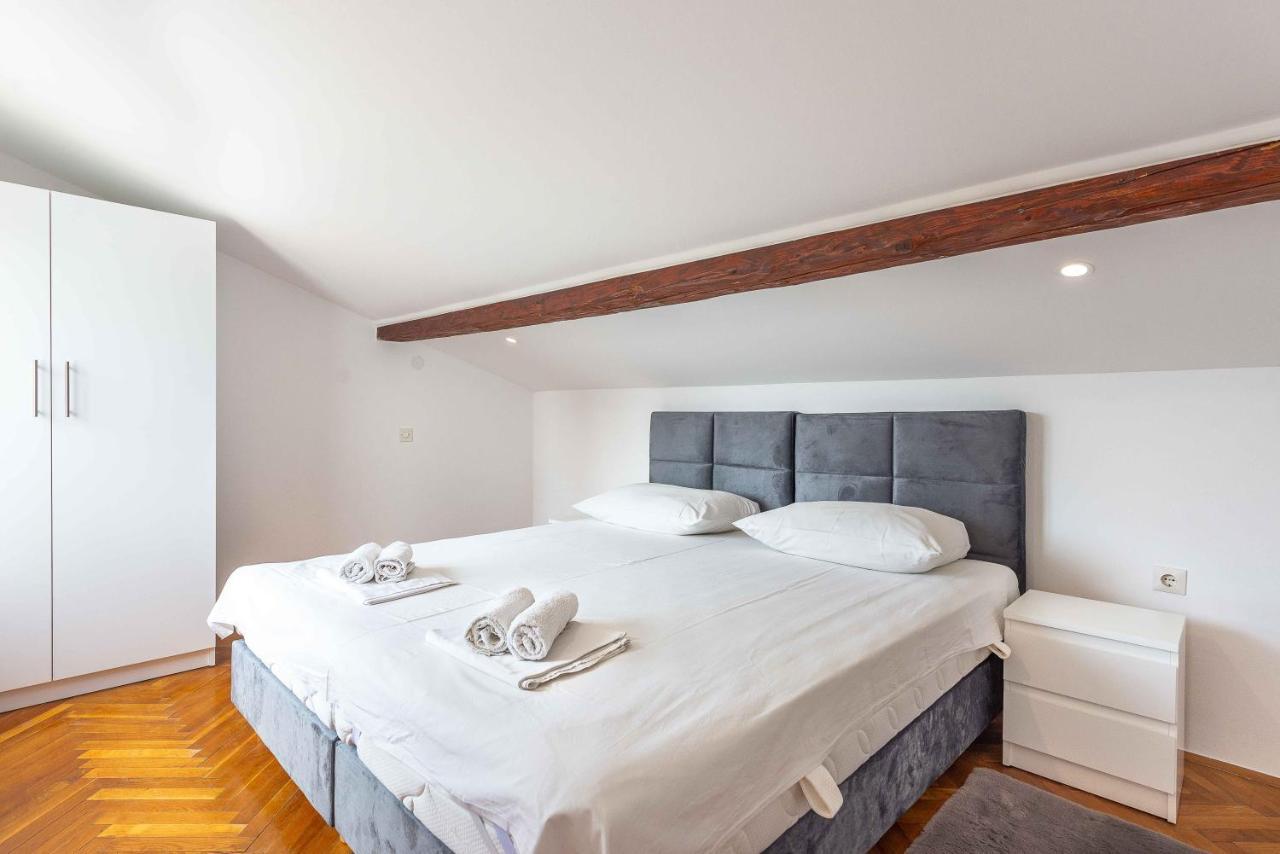 Apartmani Tatjana Novalja Ngoại thất bức ảnh