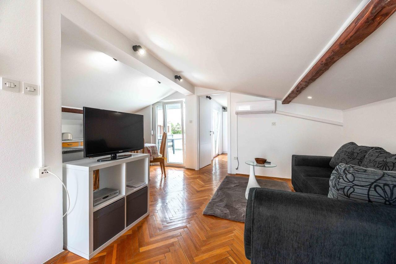Apartmani Tatjana Novalja Ngoại thất bức ảnh
