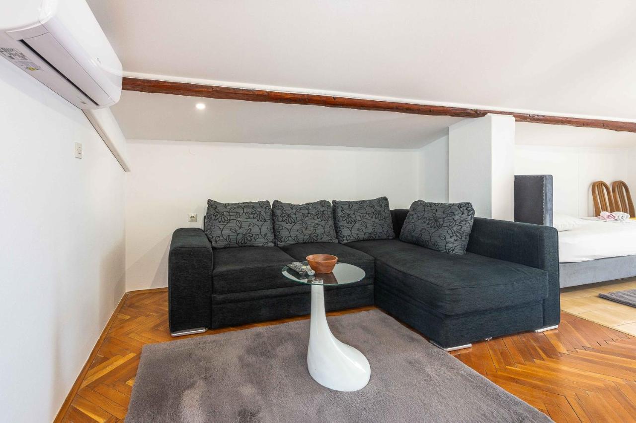 Apartmani Tatjana Novalja Ngoại thất bức ảnh
