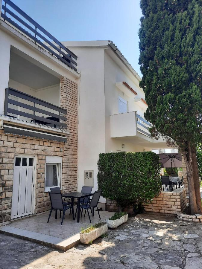 Apartmani Tatjana Novalja Ngoại thất bức ảnh