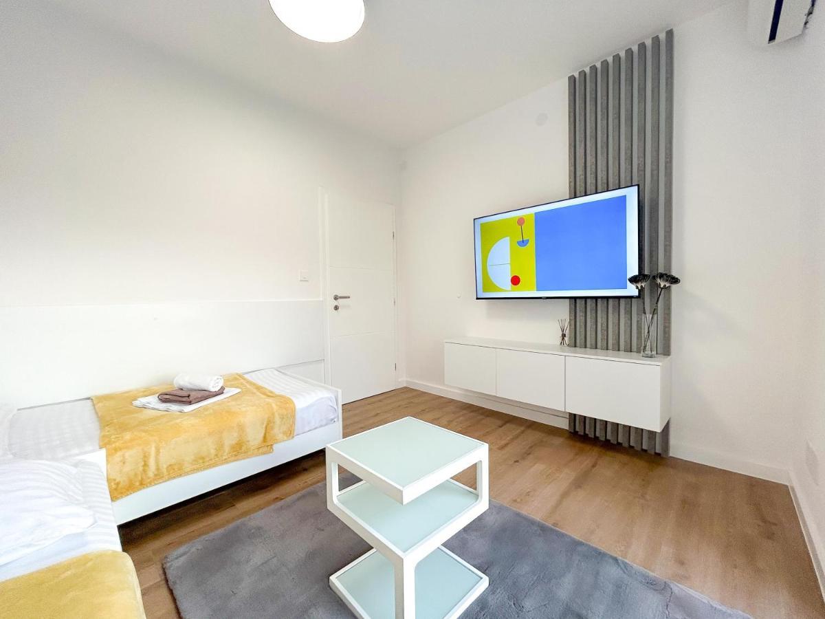 Apartmani Tatjana Novalja Ngoại thất bức ảnh