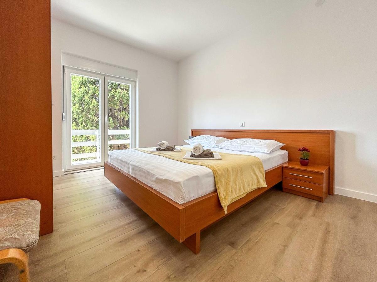 Apartmani Tatjana Novalja Ngoại thất bức ảnh