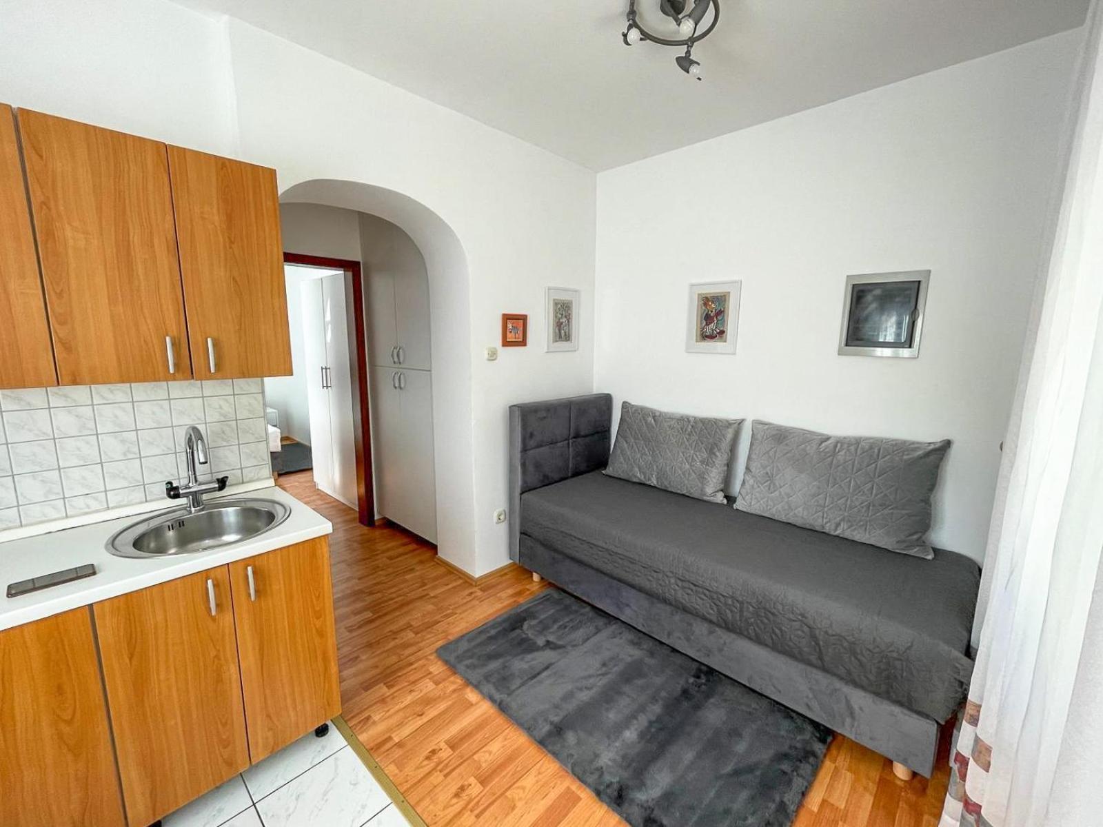Apartmani Tatjana Novalja Ngoại thất bức ảnh