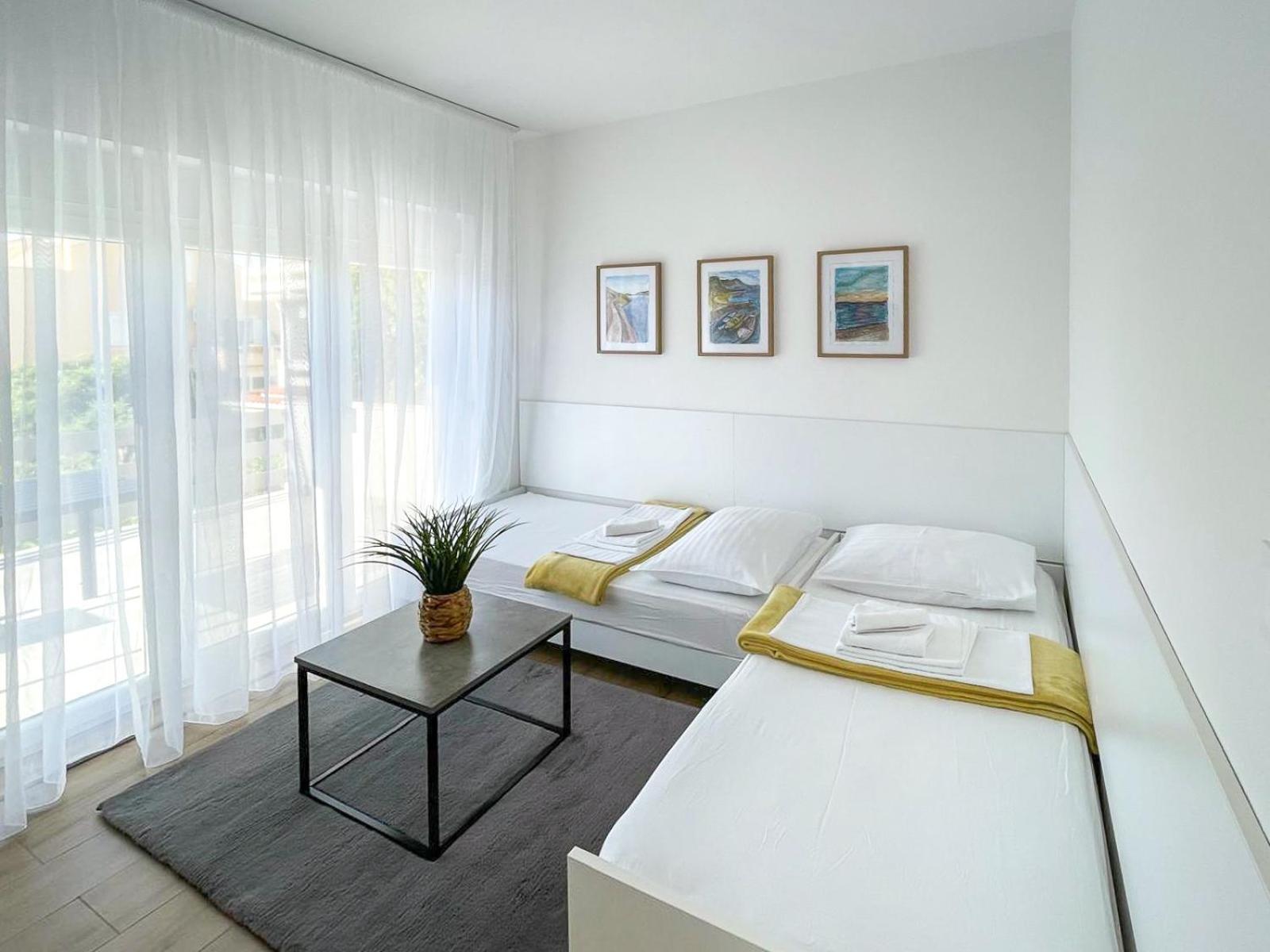 Apartmani Tatjana Novalja Ngoại thất bức ảnh