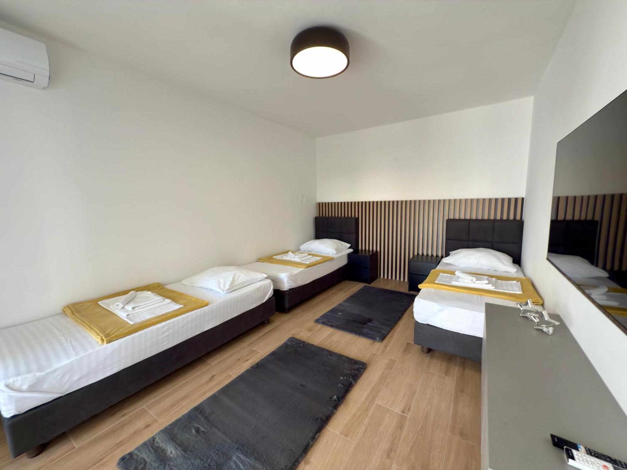 Apartmani Tatjana Novalja Ngoại thất bức ảnh